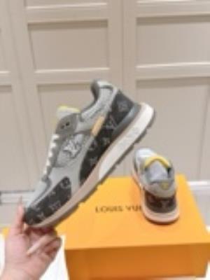 wholesale quality men's louis vuitton run way sneakers model no. 809
